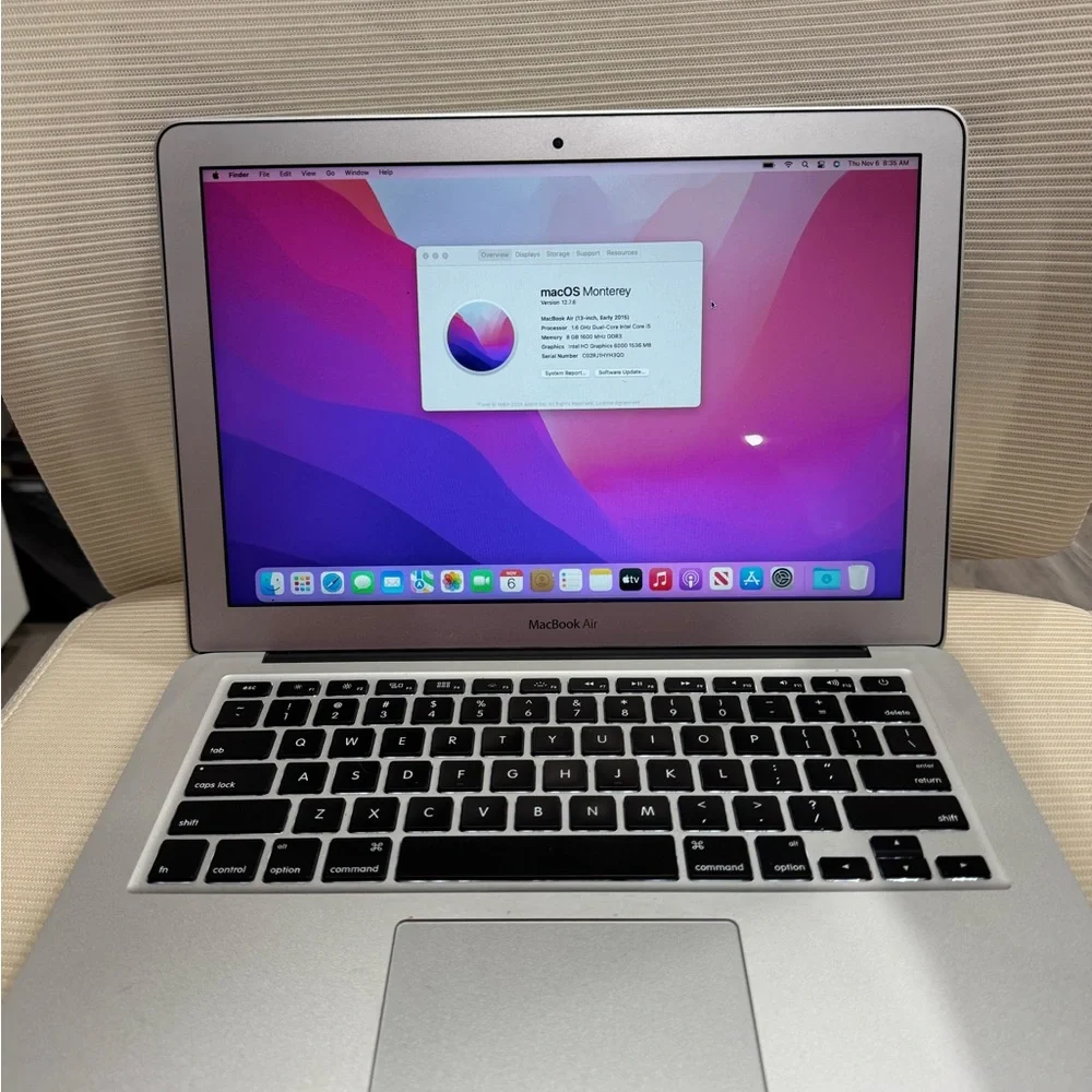 Apple MacBook Air - Sleek Silver Design